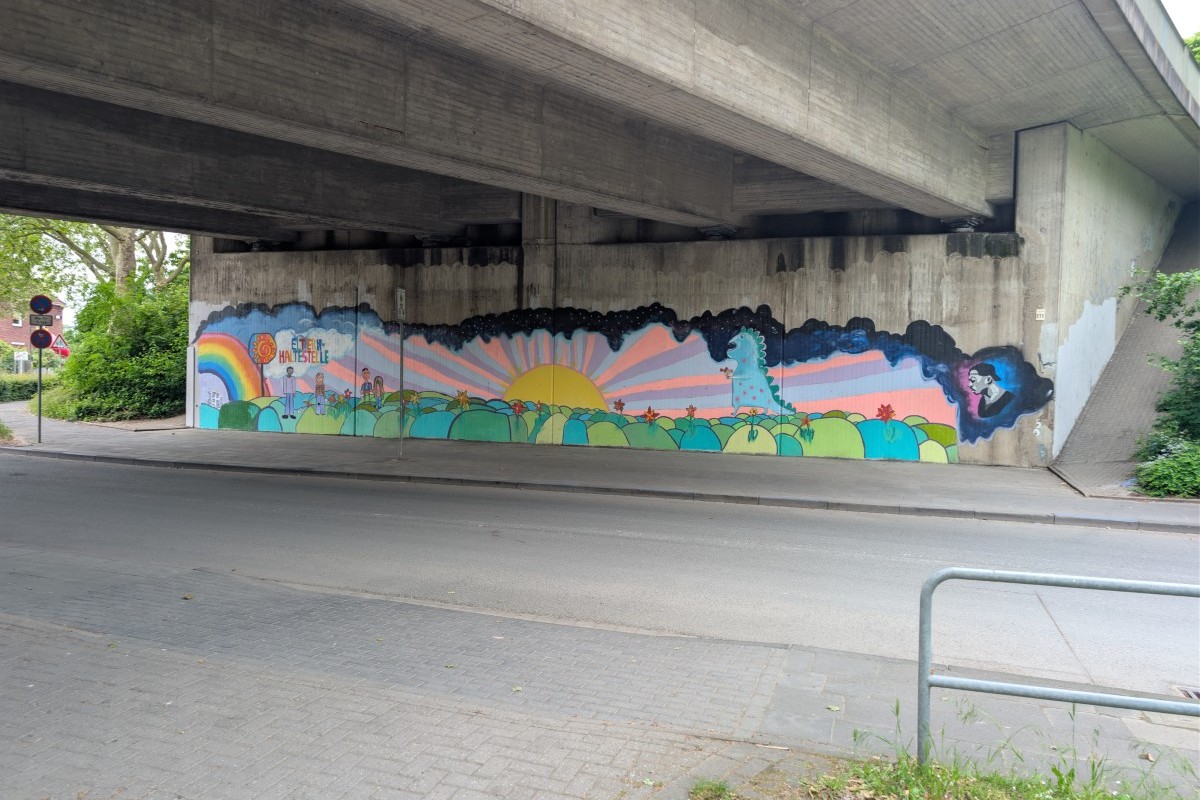 Elternhaltestelle an der Unterführung Kleine Lönsstraße
