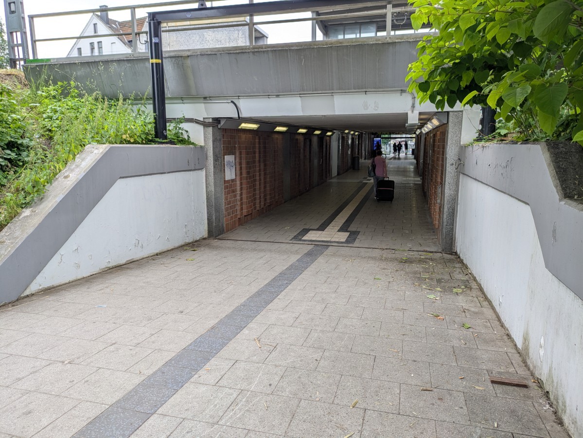 Ausgang Hauptbahnhof Richtung Wartburgstraße im Mai 2025