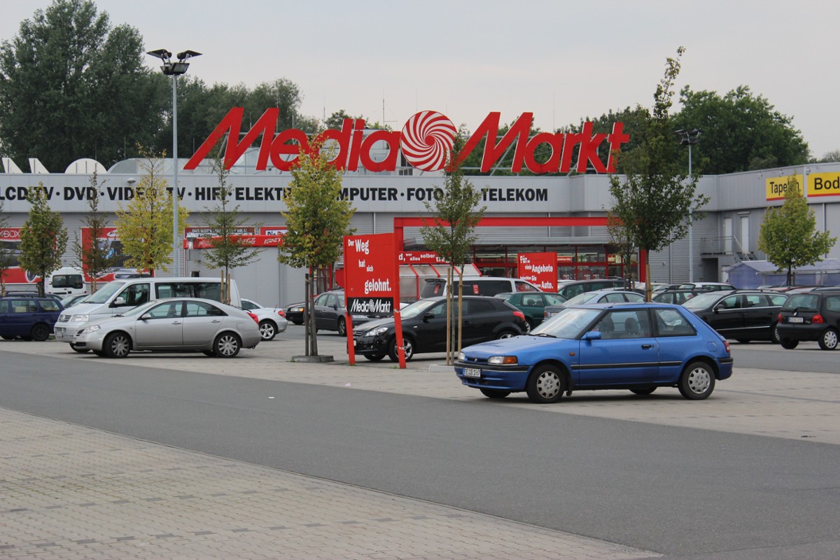 Blick auf Media-Markt-Parkplatz 2011