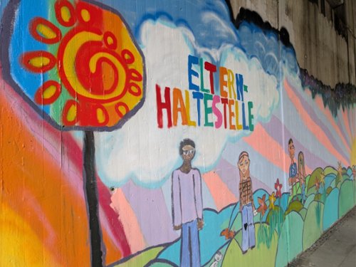 Elternhaltestelle an der Unterführung Kleine Lönsstraße